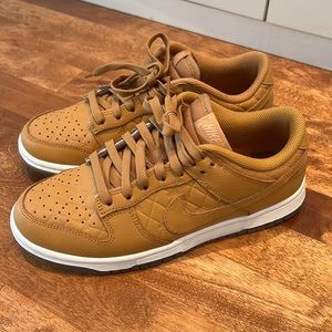 Size 8 dunk low brand new